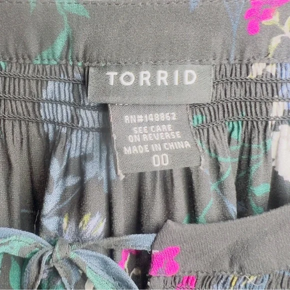 Torrid Chiffon Black Floral Peasant Blouse (Size 00/M) - Picture 6 of 6